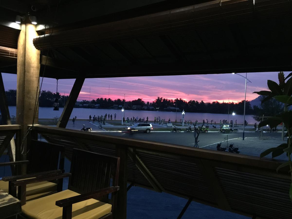Makk Hotel Kampot Exteriör bild
